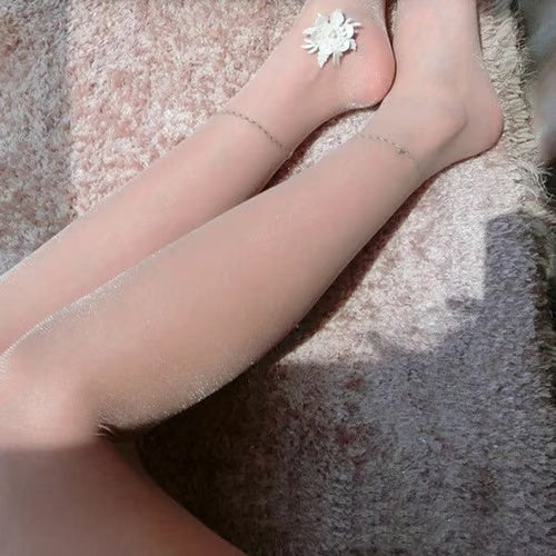 Pearlescent Silk Nylon Pantyhose – Fits All Sizes